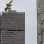 pvc coated mesh covering scaffolding